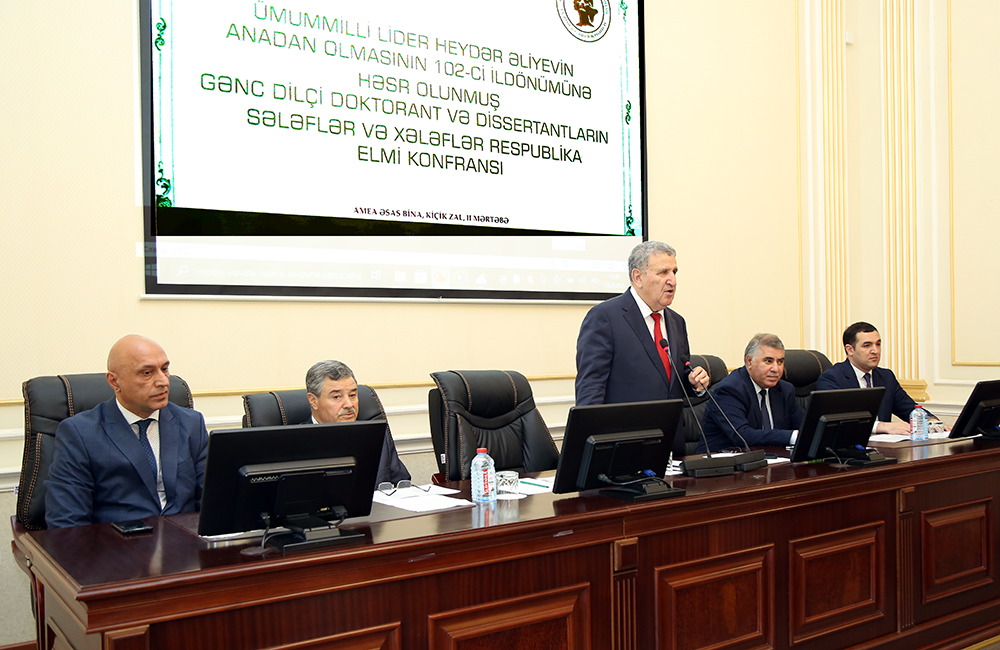 AMEA-da gənc dilçi doktorant və dissertantların “Sələflər və...