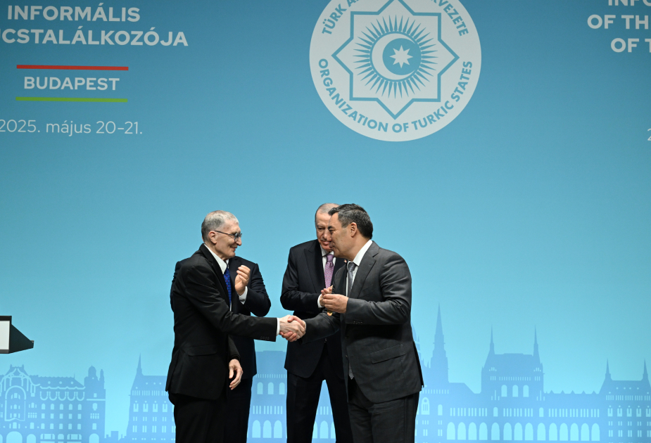 Prezident İlham Əliyev Nobel mükafatı laureatı Əziz Sancarın Əlişir Nəvai Beynəlxalq Mükafatı ilə təltif olunması mərasimində iştirak edib