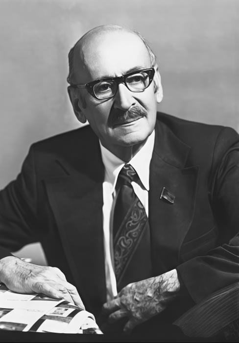 Daim bizimlə birgə