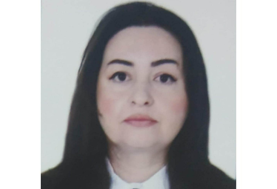 Ədəbiyyat İnstitutunun əməkdaşı məzunu olduğu məktəbin himni...