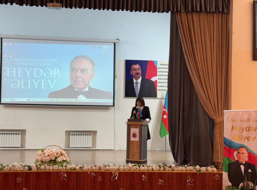 Ana dilimizin hamisi: Elitar Gimnaziyada Ulu Öndərin irsi öy...