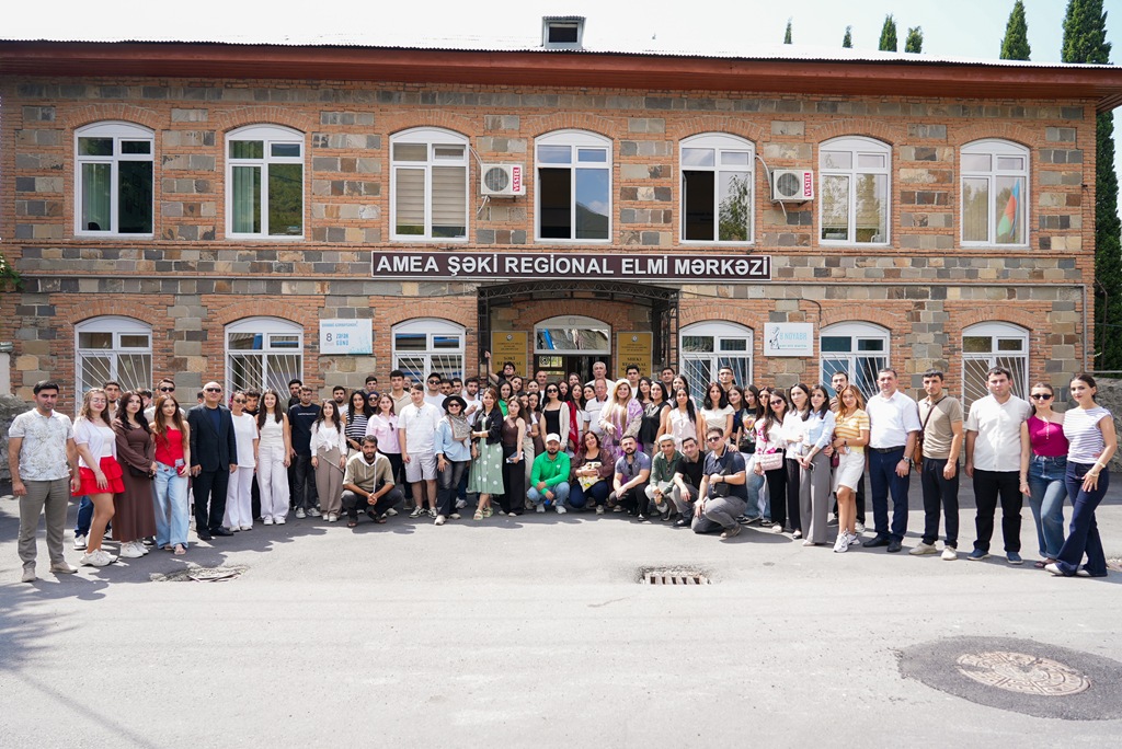 “Kəndə gəl” yay düşərgəsinin iştirakçıları Şəkinin tarixi və elmi məkanları ilə tanış olublar